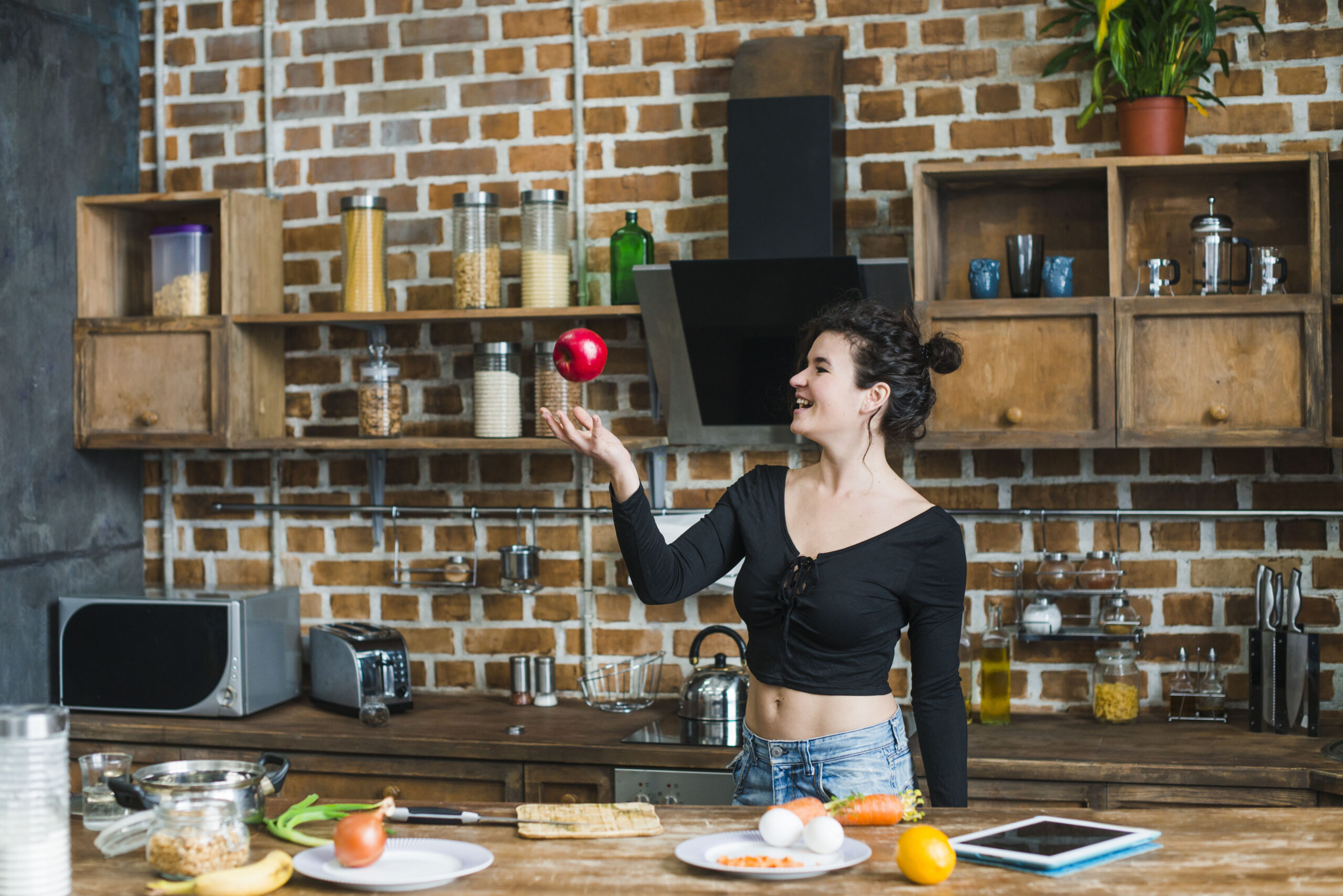 Cottage Kitchen in Need of a Refresh – A Space Without Spark